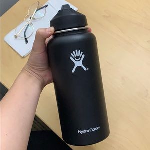 Black hydro flask!
